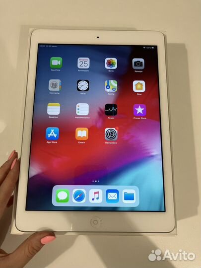 iPad Air 32gb модель MD789RU