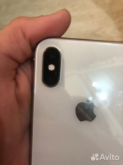 Телефон iPhone X