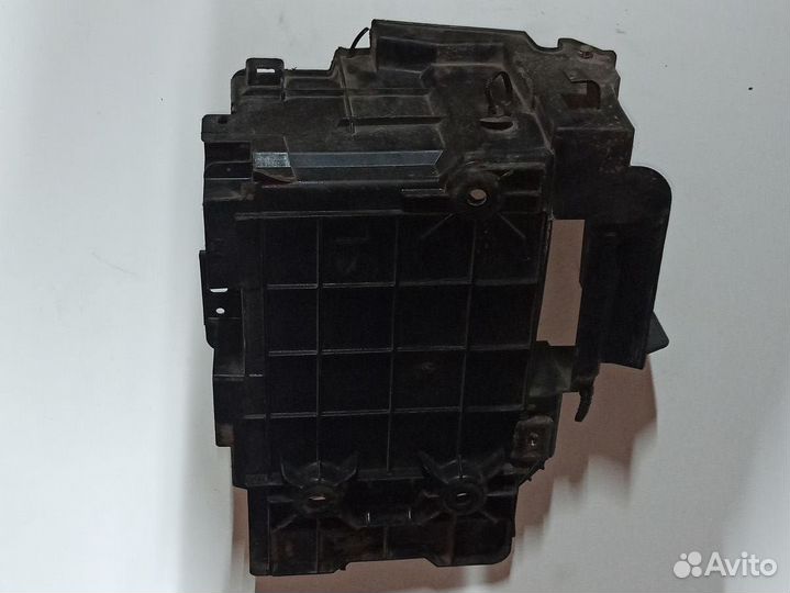 Корпус площадка крепления аккумулятора акб Renault