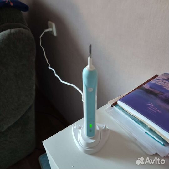 Электрическая зубная щетка Oral b pro 1 570