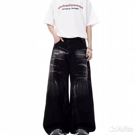 Джинсы Balenciaga black claws type на руках