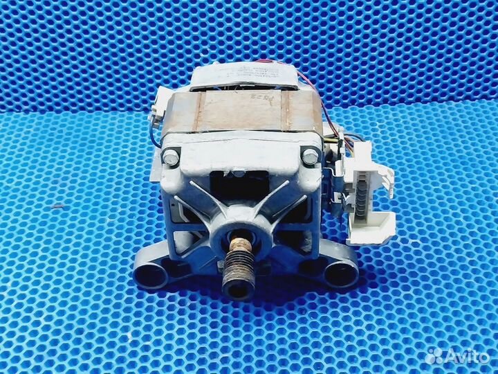 Двигатель стиральной машины Zanussi Electrolux