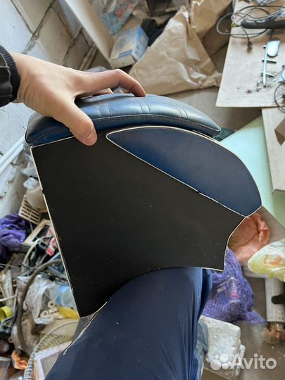 Подлокотник