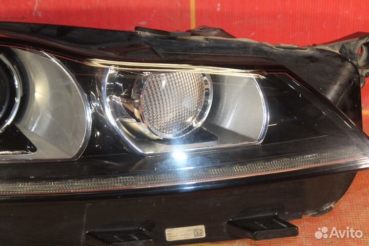 Фара правая Jaguar F-Pace