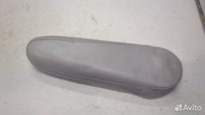 Подлокотник Toyota Sequoia, 2004