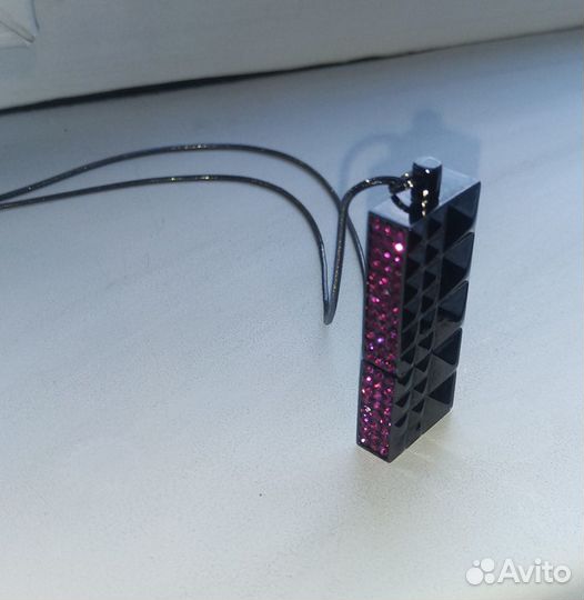 Подвеска флешка блестящая с кристаллами