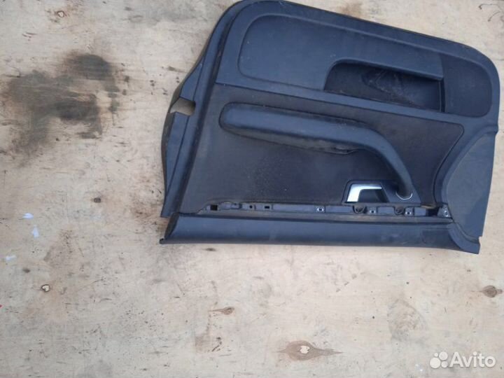 Обшивка карта двери передняя правая Audi A4 B7 ALZ