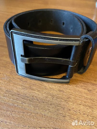 Мужской кожаный ремень черный