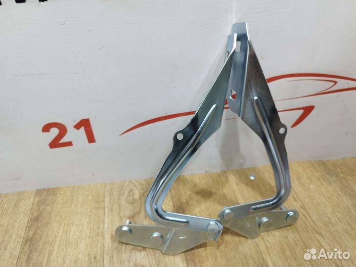 Петля капота RH LH Ford Focus 2