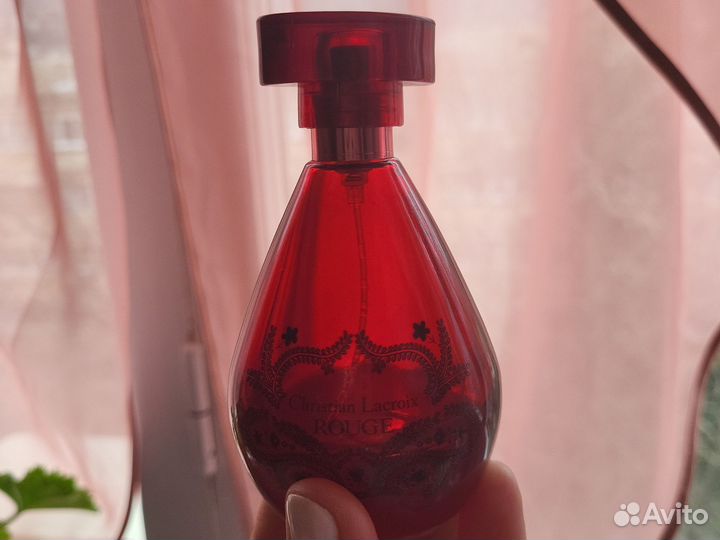 Avon christian lacroix rouge