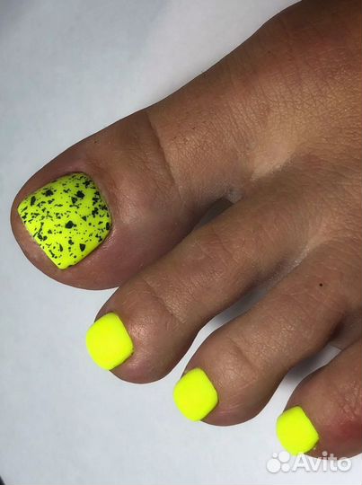 Маникюр педикюр с покрытием 2500