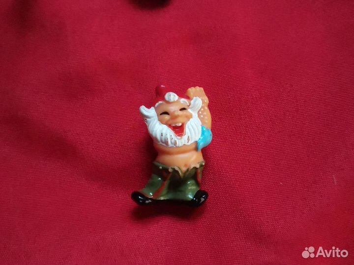 Киндер сюрприз гномы, слоны, акулы