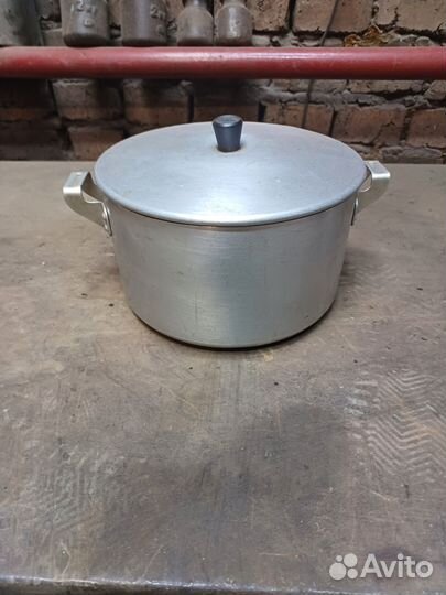 Кастрюля алюминиевая