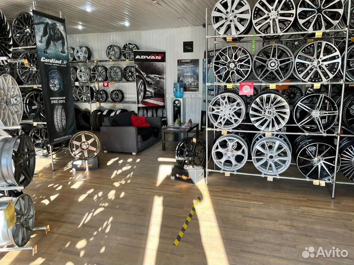 Maxtrek Maximus M1 235/55 R17 103V