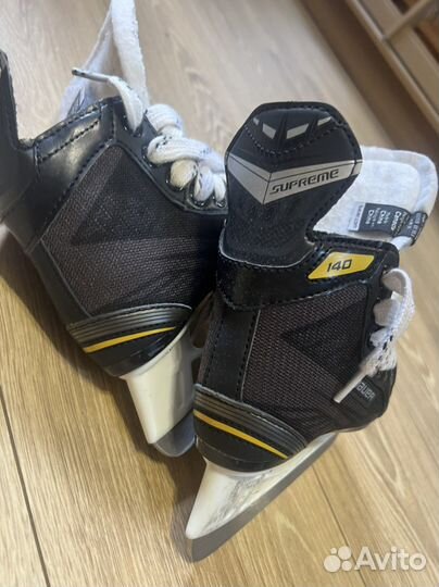 Хоккейные коньки bauer