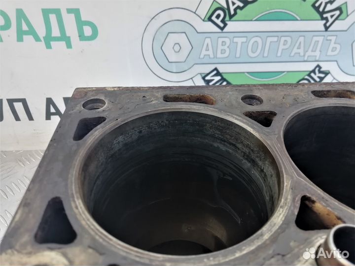 Блок двигателя Ford Focus 1 2.0 Split Port 2001г