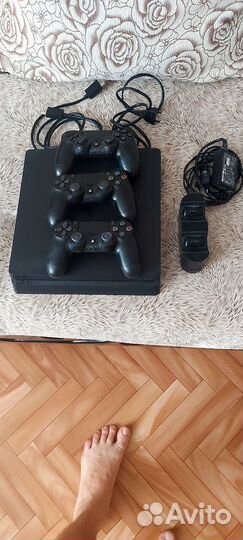 Sony playstation 4 PS4 slim 1tb