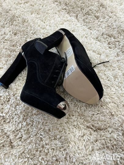 Ботильоны кожанные 38,5 р. новые ronzo