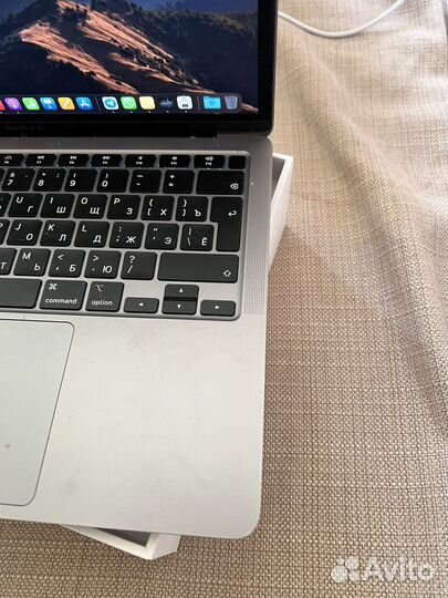 Macbook Air (Renita, 13-inch, 2020)