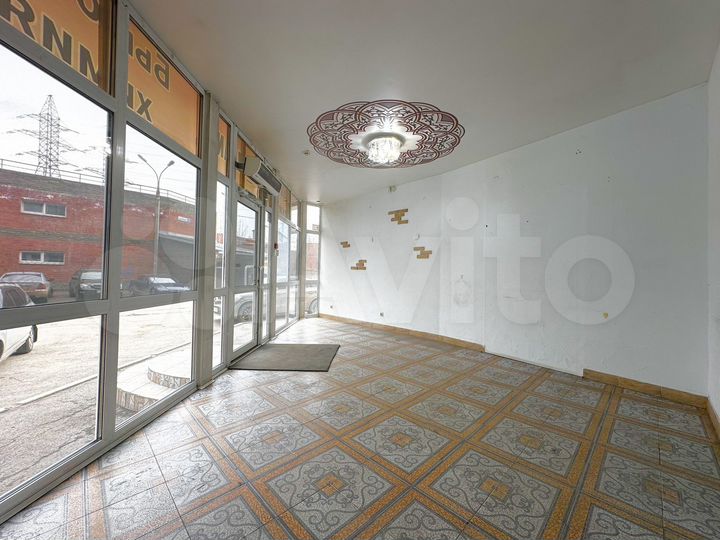 Первый этаж, три отдельных входа, 134.3 м²