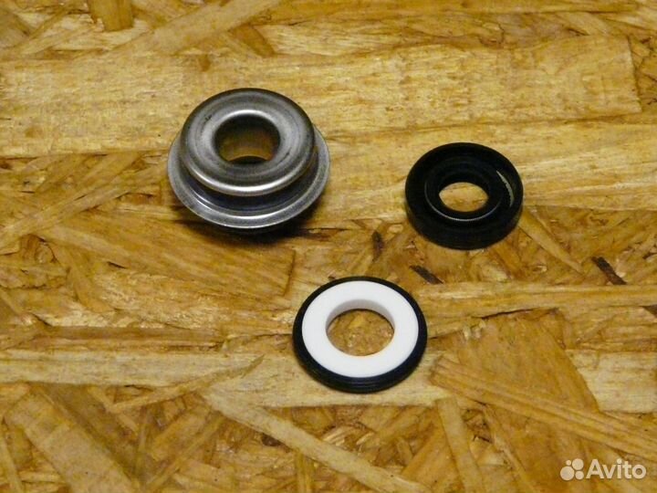 Сальники водяной помпы для снегоходов Yamaha