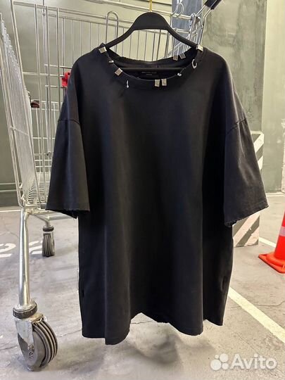 Balenciaga футболка пирсинг (стиль 2024)