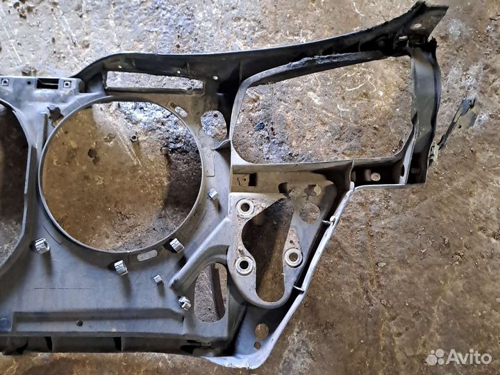 Передняя панель (телевизор) Volkswagen Passat B5