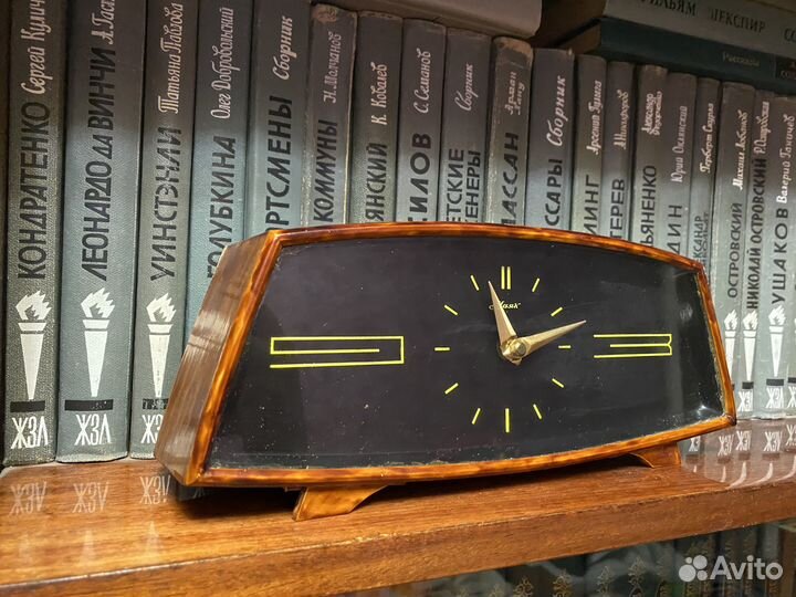 СССР Рабочие Настольные Часы Маяк