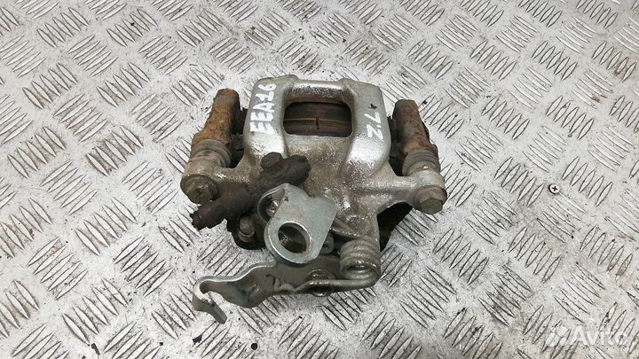 Суппорт задний левый Skoda Superb 2 2010