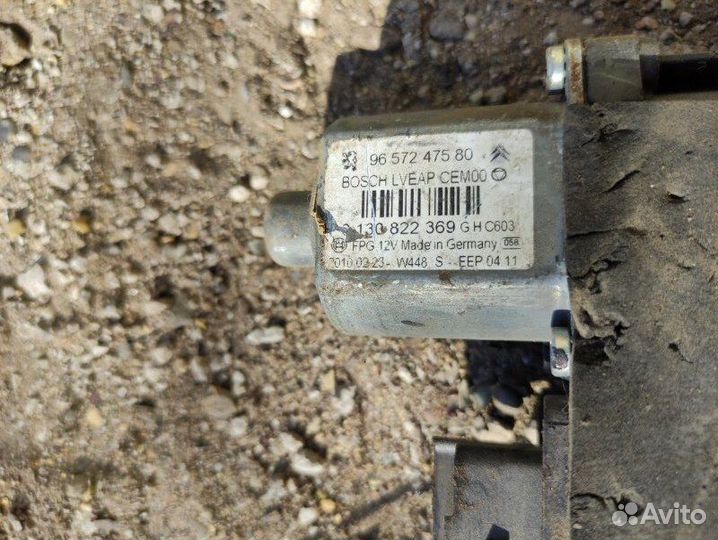 Стеклоподъемник передний правый Peugeot 308 4A/C