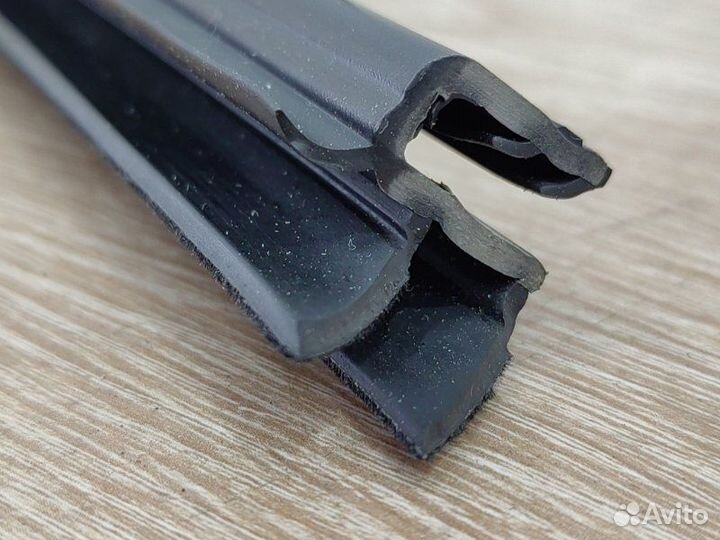 Бархотка стекла передняя правая Bmw X5 Рест E70