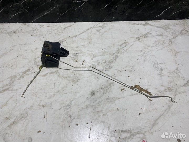 Замок боковой двери задний левый Renault Sandero