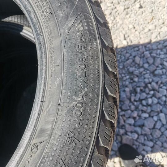 Kumho I'Zen RV Stud KC16 215/60 R17