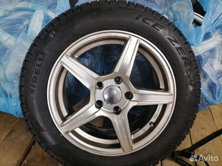 Pirelli Ice Zero FR 205/60 R16 65T