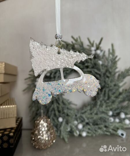 Новогодние игрушки на елку