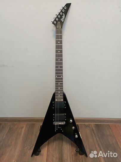 Электрогитара стрела Rocket+чехол