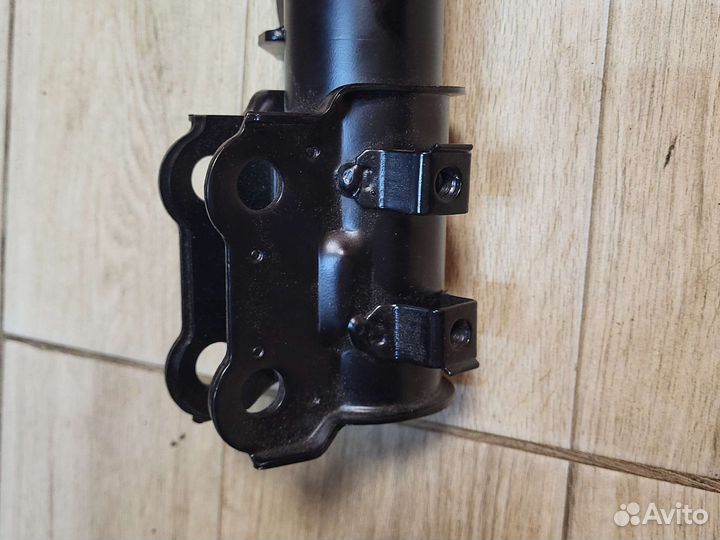 Стойка передняя правая Hyundai I30/Kia Ceed