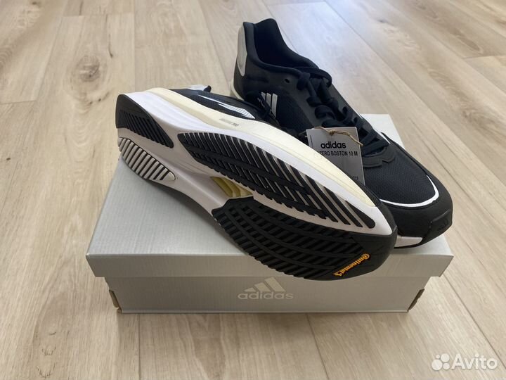 Беговые кроссовки adidas Adizero Boston