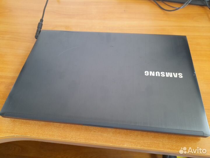 Ноутбук Samsung NP880Z5E под восстановление