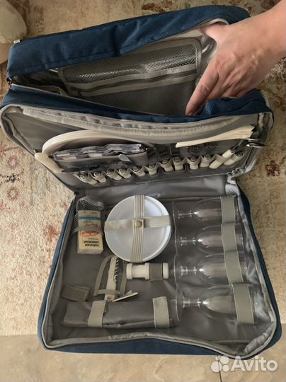 Набор для пикника в чемодане новый