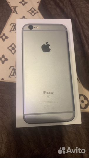 iPhone 6S, 32 ГБ