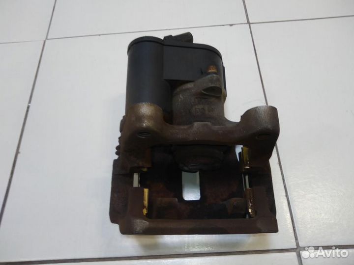 Суппорт задний левый Volkswagen Tiguan 5N1 2007-20