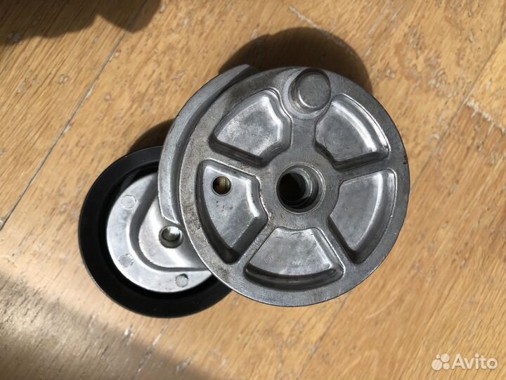 Натяжитель ролик ремня Мерседес Аксор, Камаз 5490