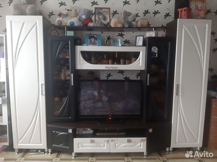 Стенка в гостиную бу