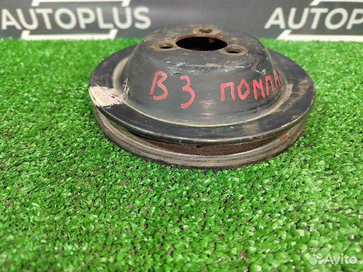 Шкив помпы Volkswagen Passat Varian 3 3 седан 1.8