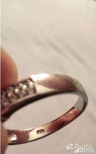 Серебряное кольцо с цирконом в 1 карат