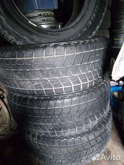 Bridgestone Blizzak DM-V1 265/65 R17 111C