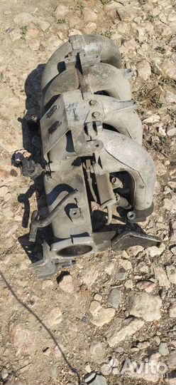 Топливная рампа Ниссан Либерти qr 20