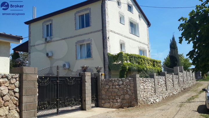 Дом 264 м² на участке 18 сот.