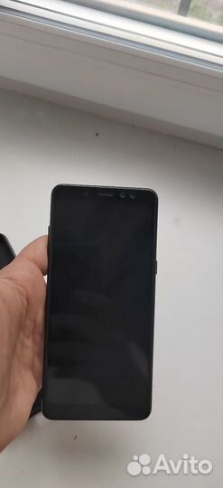 Samsung Galaxy A8+, 4/32 ГБ